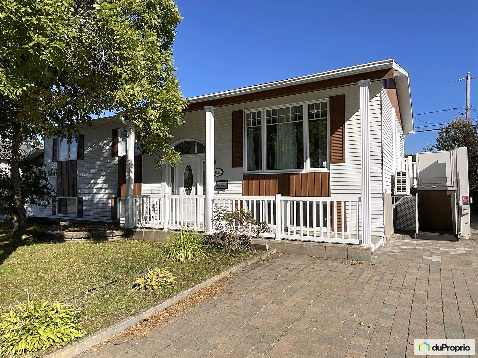 2555 Rue De La Lorraine — photo 1