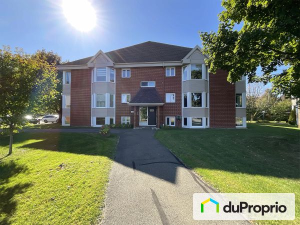 23-9220, boulevard du Centre-hospitalier, Charny à vendre