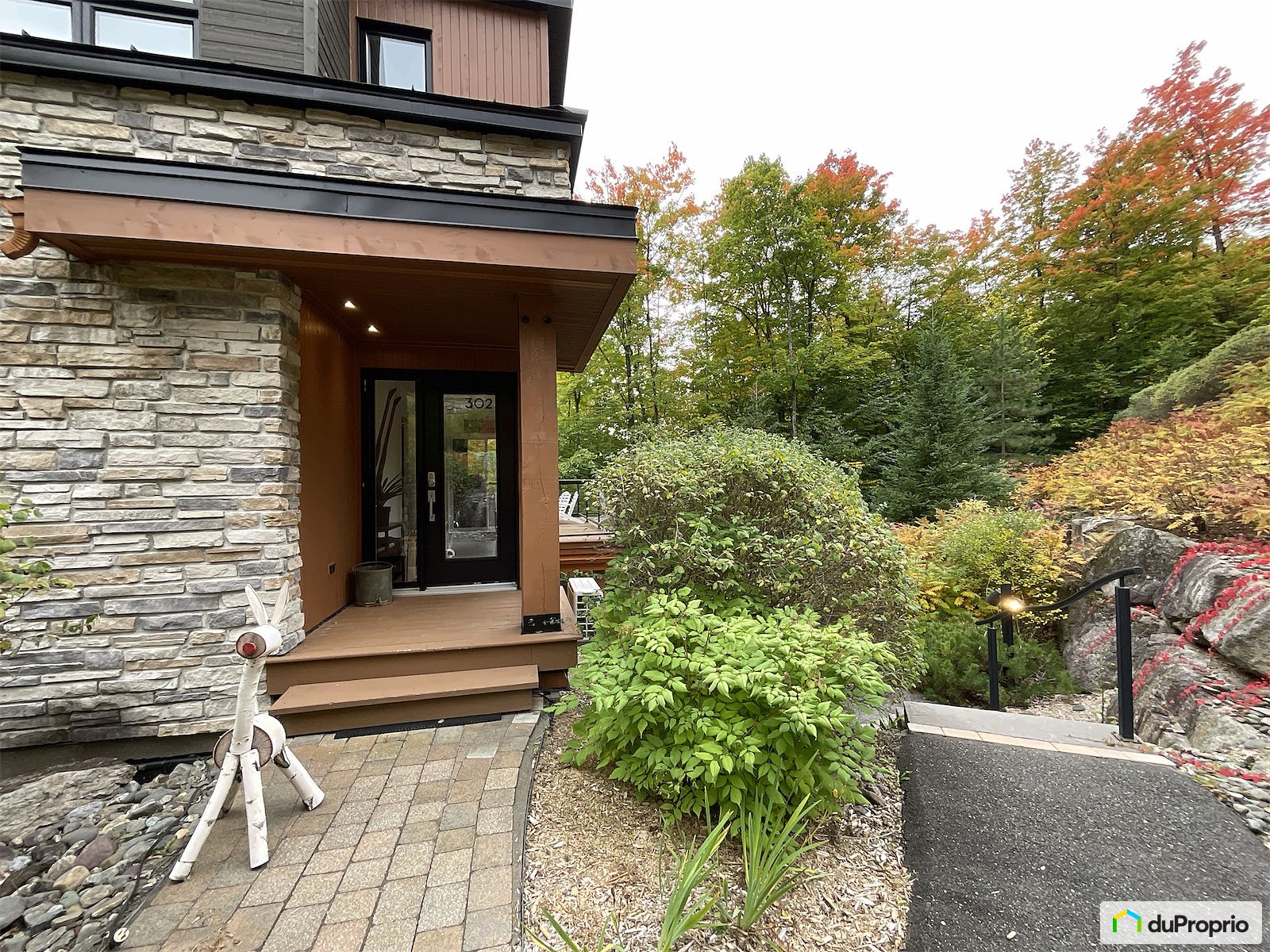 302 378 Rue De La Cote Est — photo 3