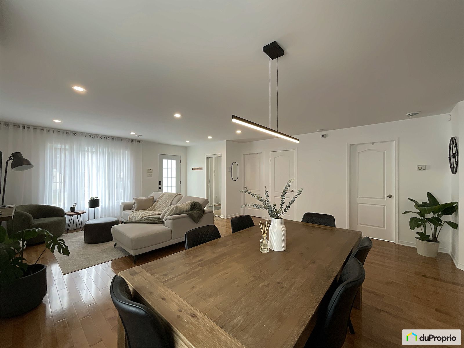 1473 Rue De Blois — photo 2