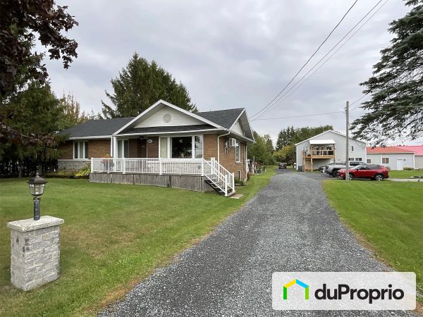 1844 boulevard Saint-Joseph Ouest, St-Majorique-De-Grantham for sale