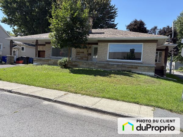 123, rue Principale, Yamaska à vendre