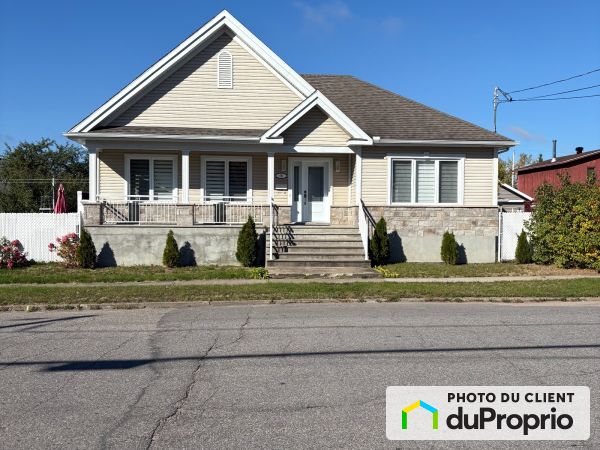 693 rue Joffre, La Tuque for sale