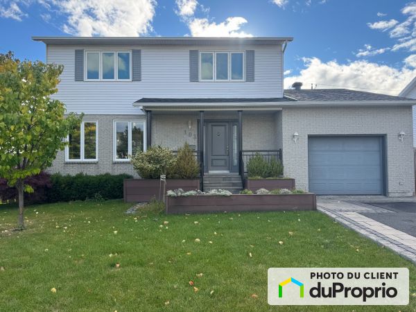 103 rue Michel du Gué, Varennes for sale