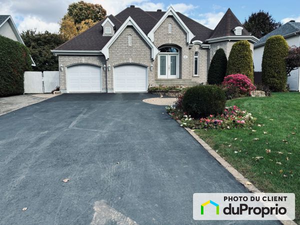1065, rue du Lac-De-Mai, Fabreville à vendre
