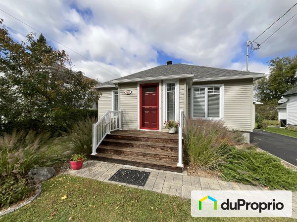 80 rue Saint-Joseph, Waterloo for sale