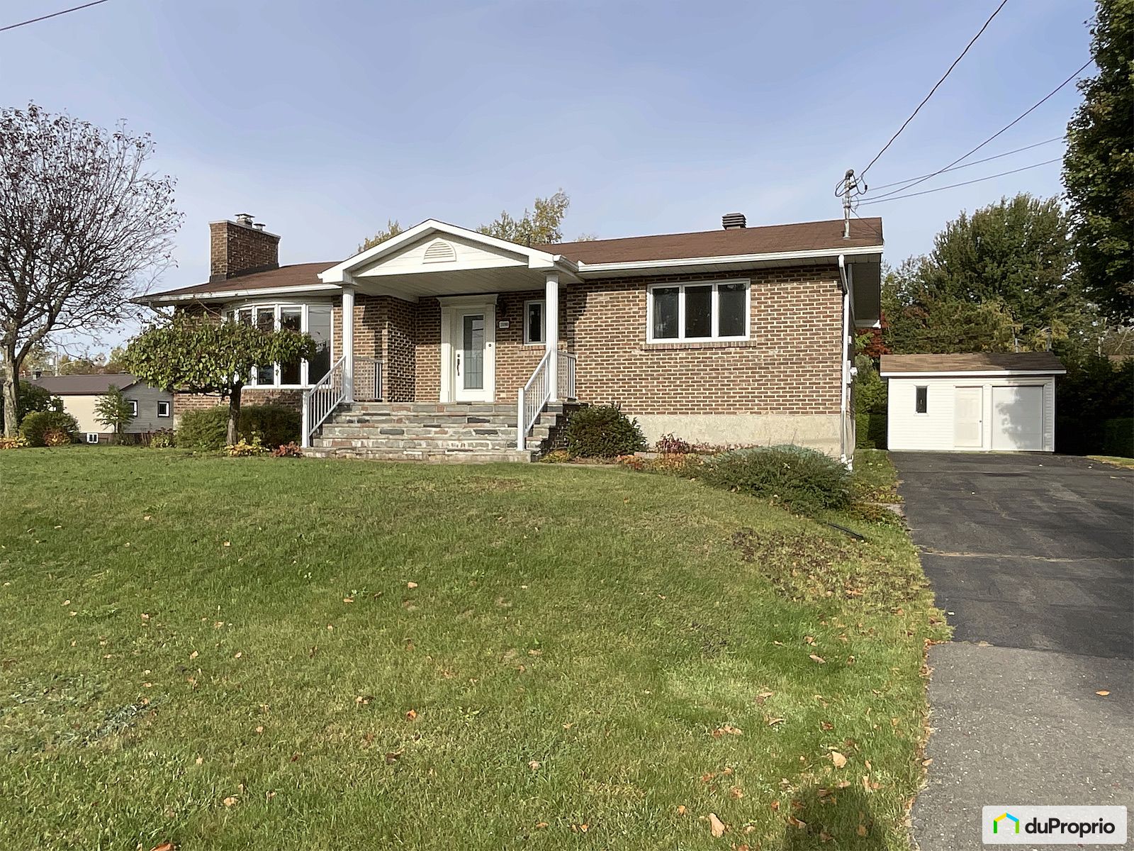 2090 Rue Huguette — photo 1