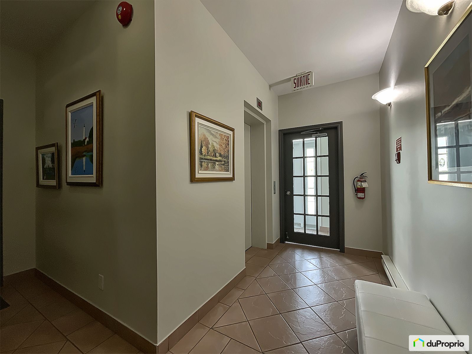 2 131 Rue Des Chateaux — photo 2