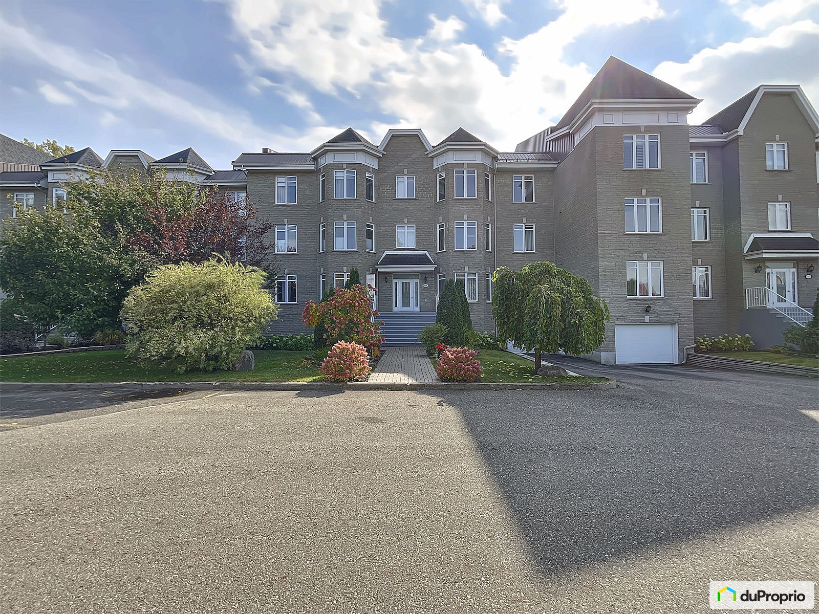 2 131 Rue Des Chateaux — photo 1
