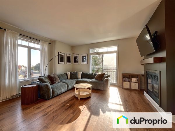 Salon - 202-610, boulevard de la Salette, St-Jérôme (Bellefeuille) à vendre