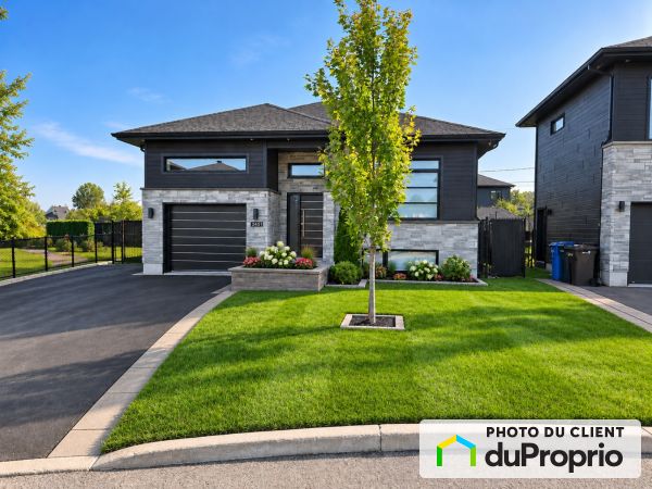2451, rue Toulon, Mascouche à vendre