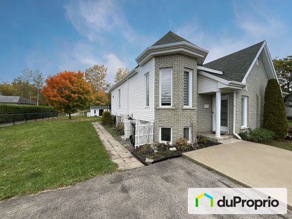 1652 rue des Fauvettes, St-Michel for sale