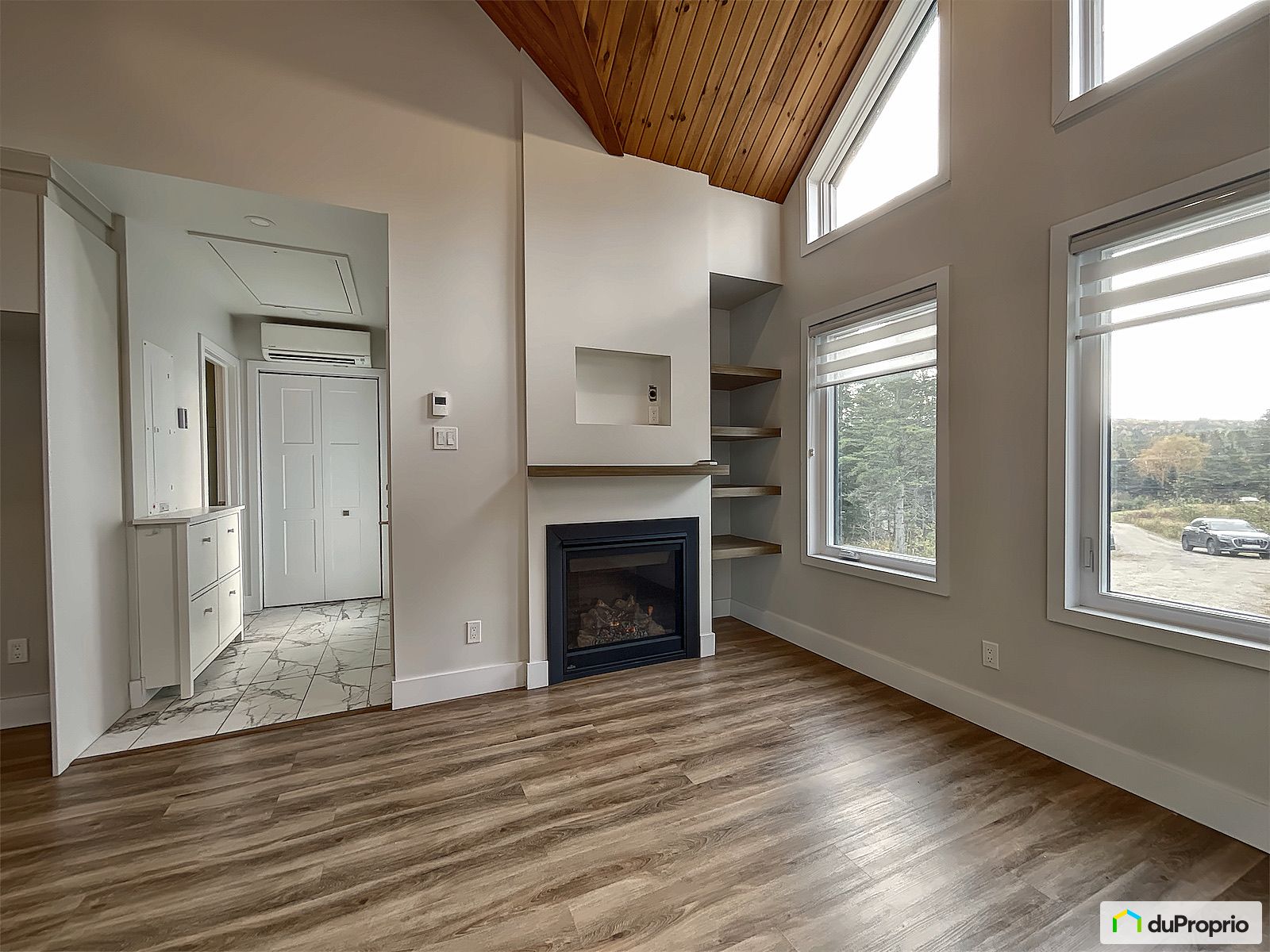 40 12E Avenue — photo 2