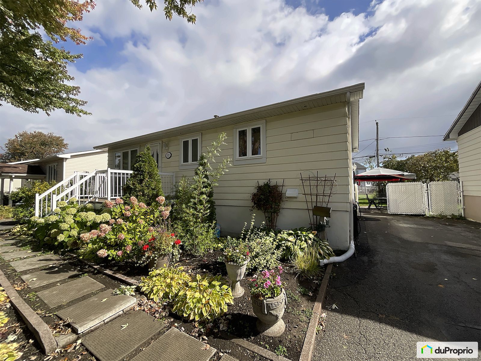 511 Rue Hudon — photo 2