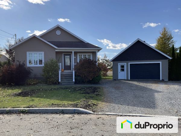 571 rue Saint-Jacques, St-Hugues for sale