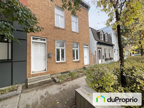 371-375, boulevard Charest Ouest, Saint-Sauveur for sale