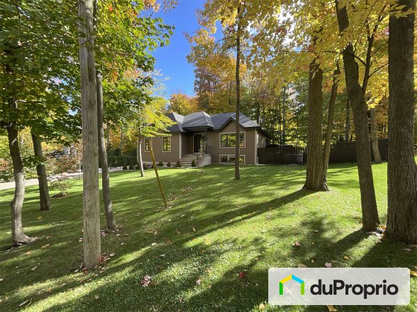 189 rue Cameron, Hudson for sale