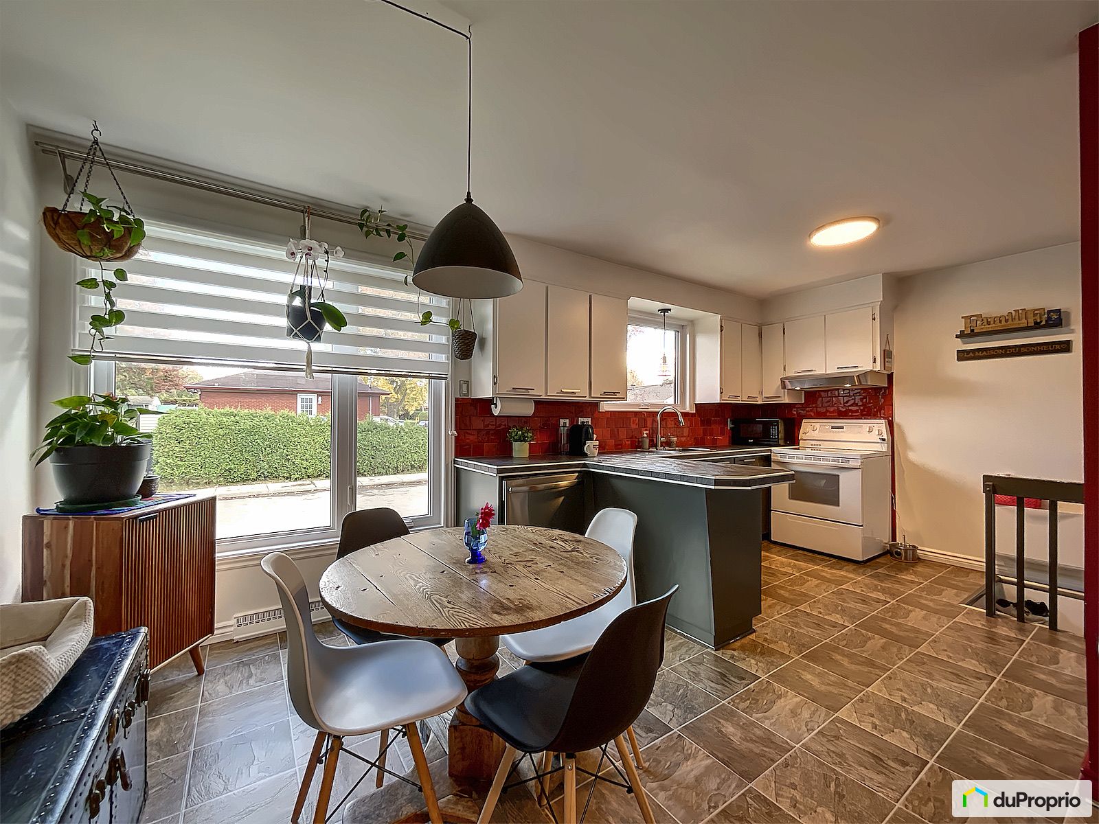 317 Rue Sainte Jeanne Darc — photo 2