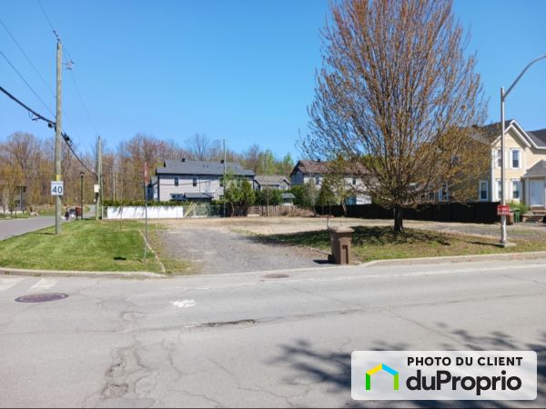 479-481 boulevard J.-André Déragon, Cowansville for sale