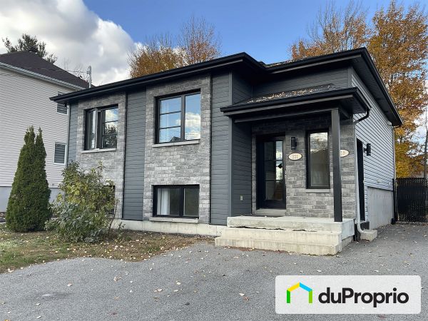 219-221, rue Olivia, St-Lin-Laurentides for sale