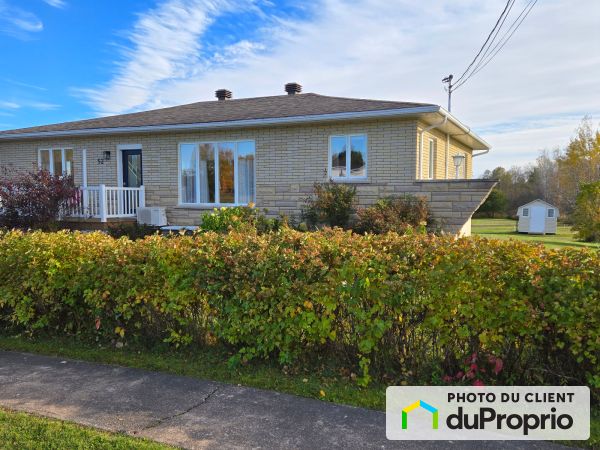 52, 5e Avenue Ouest, Paspebiac à vendre