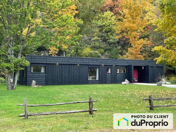 111 Chemin de la Rouge, Huberdeau for sale