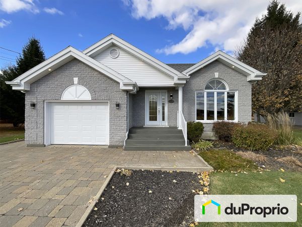 387, rue Lavallée, Lac-Aux-Sables à vendre