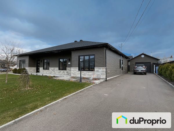 390 rue Savard, St-Honore-De-Chicoutimi for sale