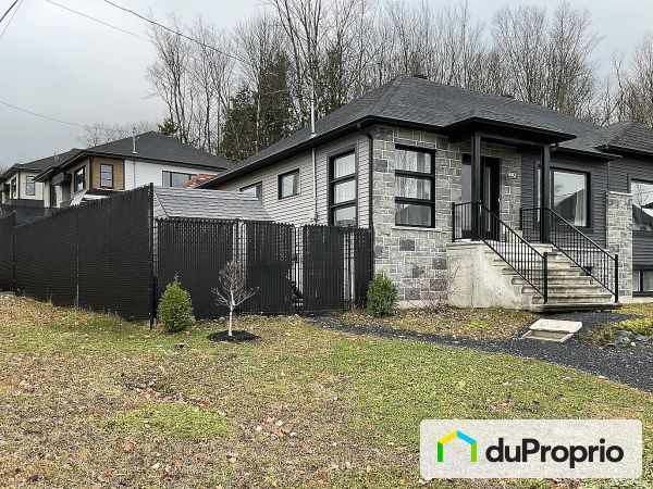 1602 croissant Malines, Waterloo for sale