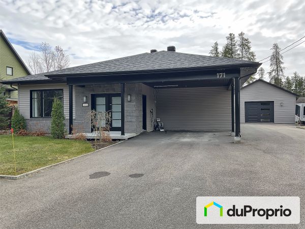 171, rue Léon, St-Honore-De-Chicoutimi à vendre